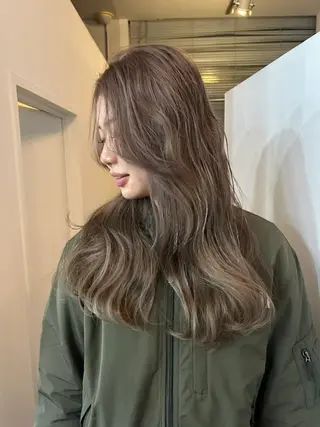 カラー かがやしづ ⭐️ベージュのヘアスタイル