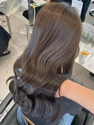 セミロング カラー 原宿🩵 ブリーチカラー優海のヘアスタイル