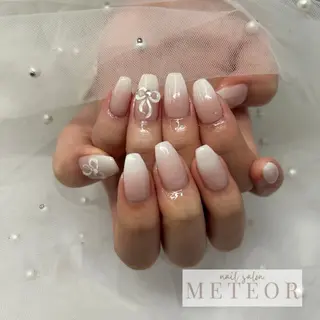 ネイル METEOR💫 staffのネイルデザイン