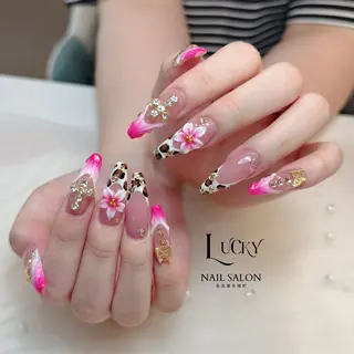 ネイル Lucky Nail Salonのネイルデザイン