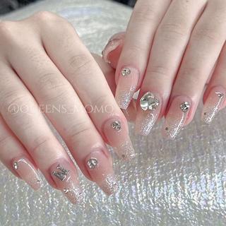 ネイル Queens テイのネイルデザイン