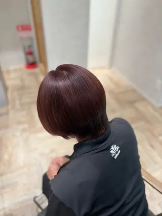 ショート カラー 岡部 りあのヘアスタイル
