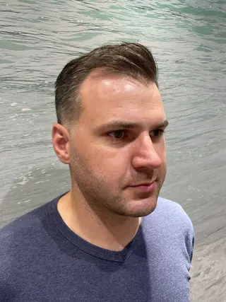 ショート 安彦 健太郎のヘアスタイル