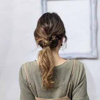 セミロング ヘアアレンジ HIKARI@ Ruheplatzのヘアスタイル