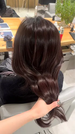ミディアム カラー レイヤー MINX伊藤なず菜のヘアスタイル
