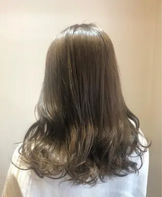 セミロング カラー おくだ りお /ハイトーンカラーのヘアスタイル