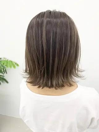 ミディアム 山田 絵里菜のヘアスタイル