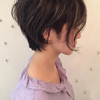 ショート カラー 市川 千夏のヘアスタイル