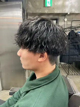 ショート カラー パーマ ヘアアレンジ メンズ 亀井隆汰/メンズ専門 パーマ/フェード可のヘアスタイル