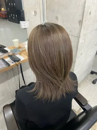 ロング カラー 安住 日花のヘアスタイル
