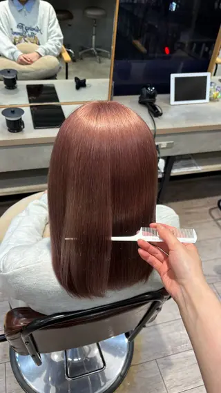 ミディアム カラー 箕輪 愛瑚のヘアスタイル
