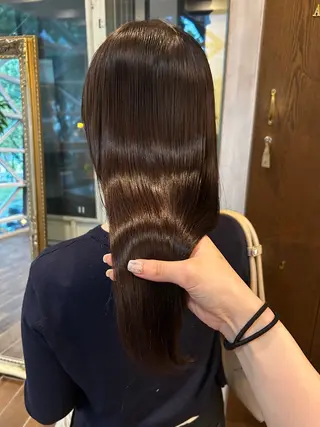セミロング 西 優衣奈のヘアスタイル