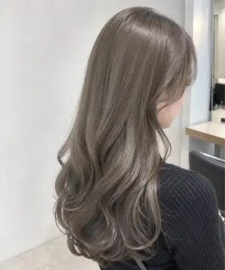カラー 寒色系 透明感/ 春日/CHIHIROのヘアスタイル