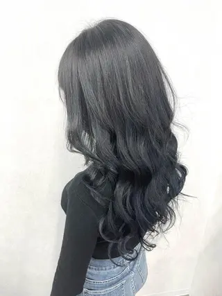 セミロング ハイトーン カラーのヘアスタイル