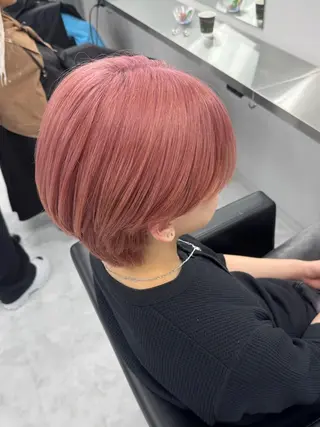 カラー ユウキ/ハイトーン/ ブリーチカラーのヘアスタイル