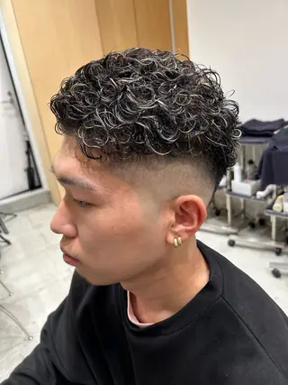 カラー パーマ メンズ 🐲ツイスパ🐲 フェード/龍のヘアスタイル