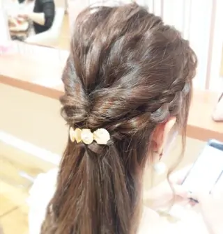 ヘアアレンジ セミロング ロング EARTH 池田 雄太のヘアスタイル