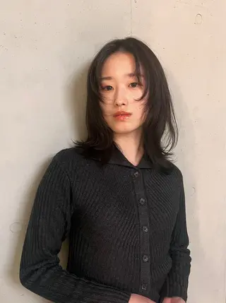 ミディアム カラー 吉田 紫音のヘアスタイル