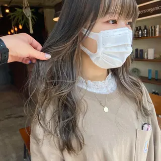 ロング カラー 透け感カラー/ momo🦕のヘアスタイル
