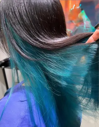 ロング カラー Mii. 内田萌々のヘアスタイル