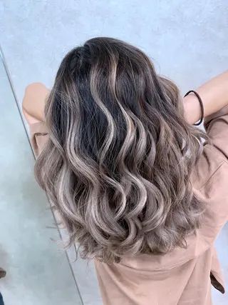 ミディアム 穐田 司樹のヘアスタイル