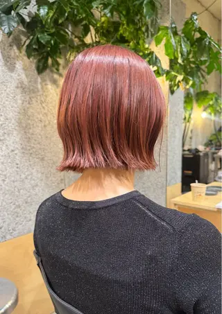 ショート カラー illatos あやののヘアスタイル