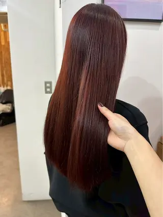 カラー C H i R iのヘアスタイル