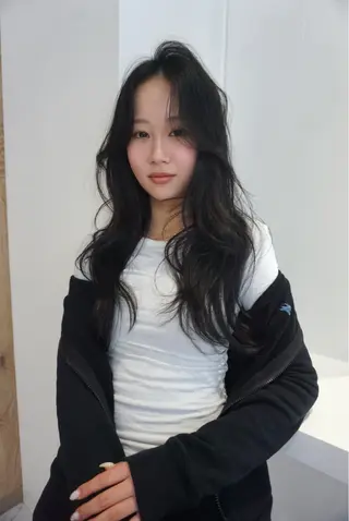 ロング カラー 名古屋ダブルカラー DEAN石川理子のヘアスタイル