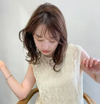 カラー パーマ ミディアム CEINE PATHのヘアスタイル