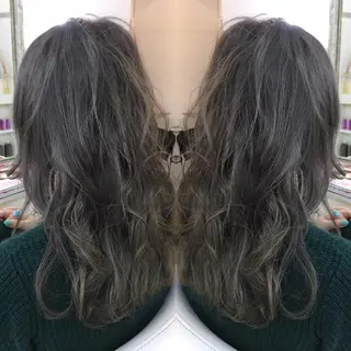 セミロング ロング カラー 髪質改善 中川 翔のヘアスタイル