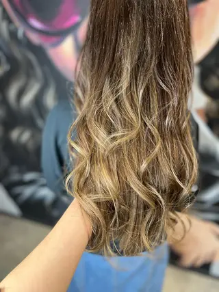 セミロング カラー パーマ ヘアアレンジ メンズ キッズ ネイル マツエク・マツパ アイブロウ 久木原 ゆりのヘアスタイル