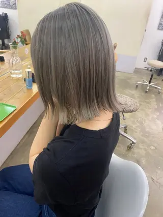 ミディアム カラー 鈴木 映美のヘアスタイル