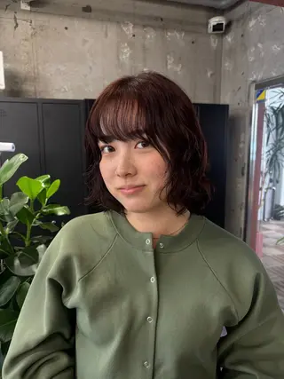 ショート カラー ほらぐちるい𖤐 /レイヤー/ツヤ感のヘアスタイル