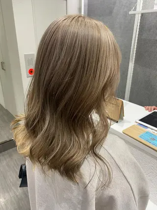 セミロング トップスタイリスト/ アユミのヘアスタイル
