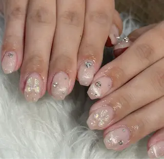 ネイル LAVISH sakiのネイルデザイン