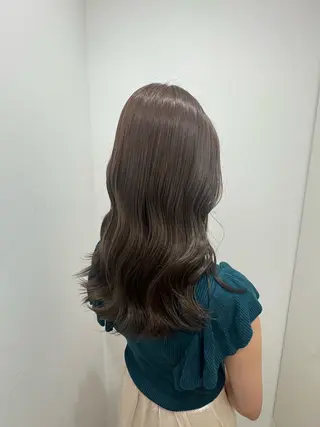 ロング カラー 尾崎 ひなののヘアスタイル