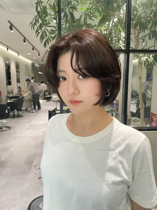 ショート 神戸レイヤーカット 顔周り／骨格診断のヘアスタイル