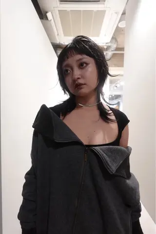 ミディアム ワタナベ ヒヨリのヘアスタイル