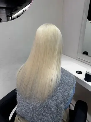ロング ️🫧 AINE 🫧ハイトーンカラーのヘアスタイル