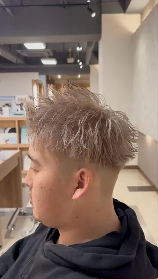 ショート カラー メンズ メンズパーマ特化🔥 岩内皓大のヘアスタイル