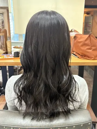 セミロング シモイケ ルアのヘアスタイル