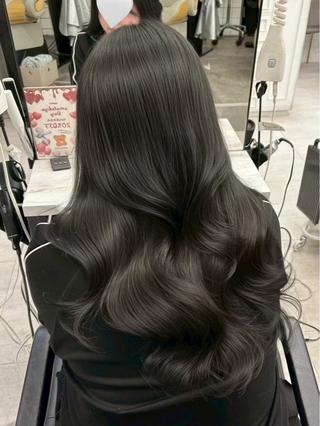 カラー シウ SHUのヘアスタイル