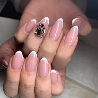 ネイル 里見 麗のネイルデザイン