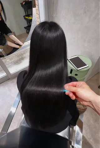ロング qpulaあいみ 透明感カラーのヘアスタイル
