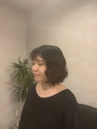 ショート パーマ 築山 栞奈のヘアスタイル
