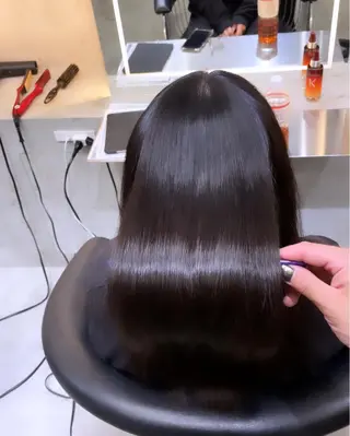 セミロング 🌹圧倒的な縮毛矯正 🌹篠崎祥吾のヘアスタイル