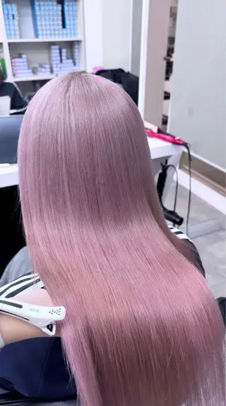 カラー MOMOKA🍑プル エクステ・ハイトーンのヘアスタイル