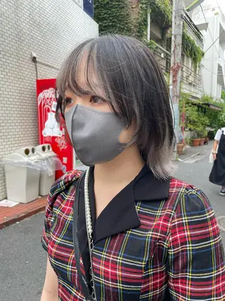 ミディアム カラー 渡部凌我 小顔ウルフ ハイトーンカラーのヘアスタイル