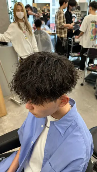 パーマ メンズ 磯村 翔大のヘアスタイル