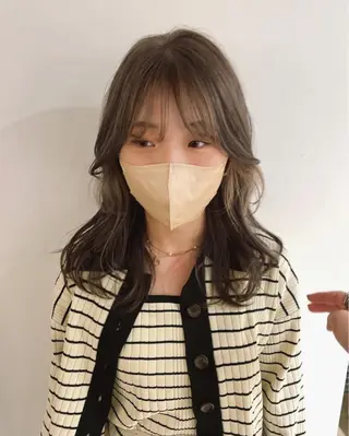 セミロング カラー senmyo naoのヘアスタイル